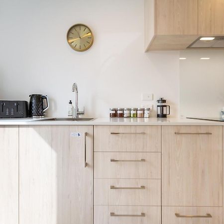 Prime Locale: Studio With Balcony Christchurch Exterior foto